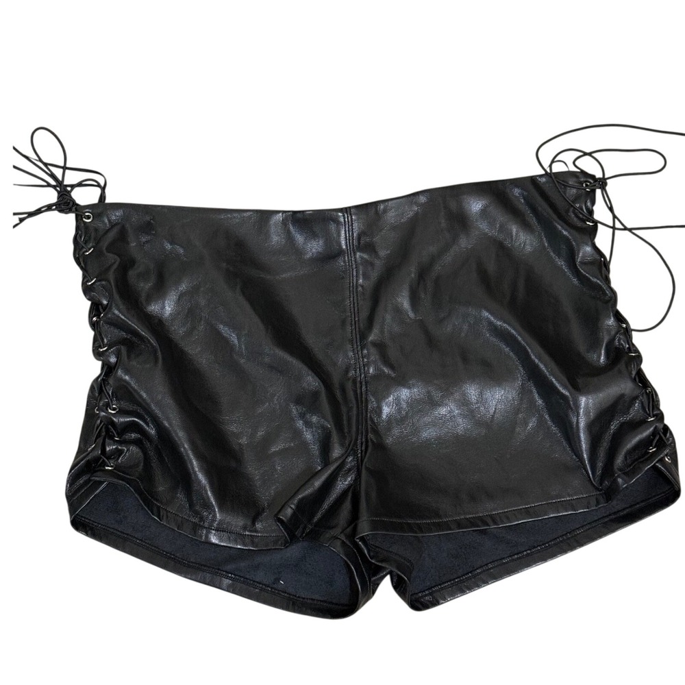 Akira Black‎ Faux Leather Side Lace Up Shorts High Waisted JDN5041101 Womens 1X